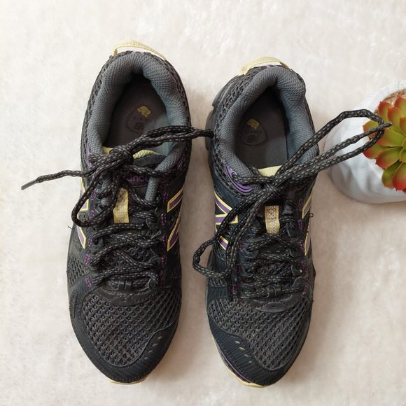 New Balance Womens Gray Purple Yellow Running Sneaker - Size 6 - Picture 8 of 9